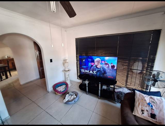 3 BEDROOM HOUSE FOR SALE IN VANDERBIJLPARK SE 3